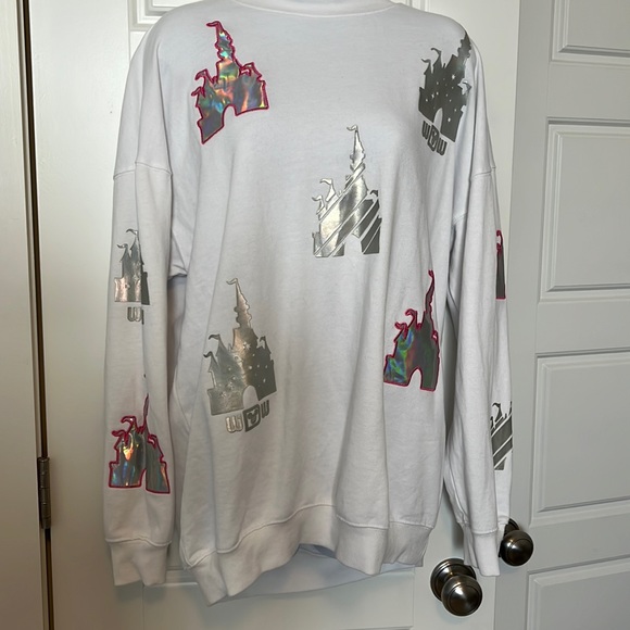 Disney Tops - Walt Disney World Cinderella’s Castle White Sweatshirt
